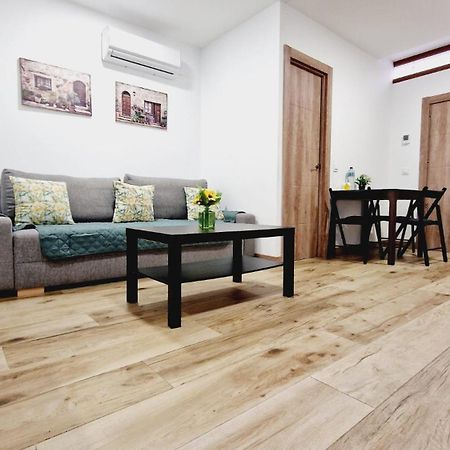 Almendrales Apartment มาดริด ภายนอก รูปภาพ