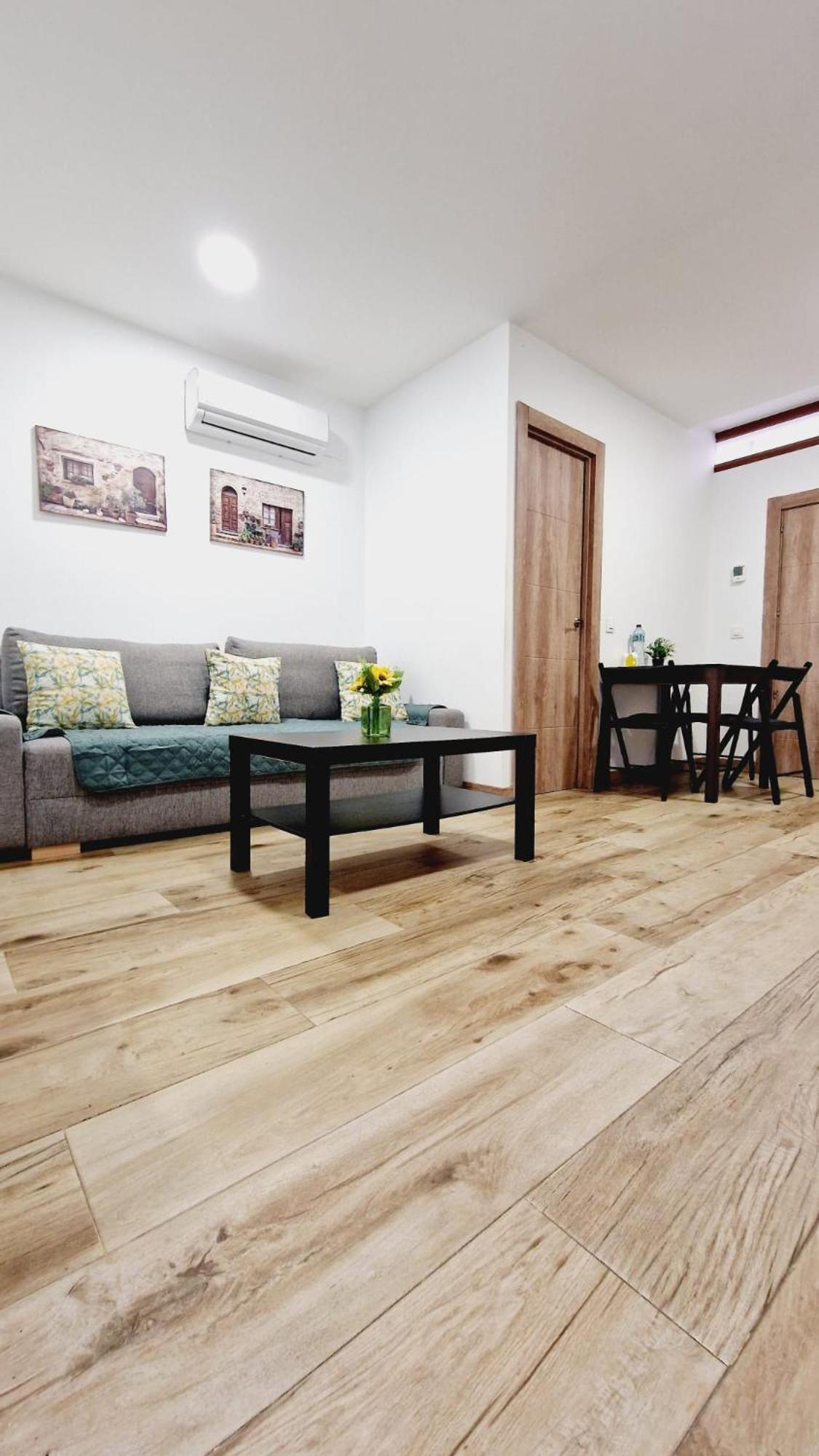 Almendrales Apartment มาดริด ภายนอก รูปภาพ