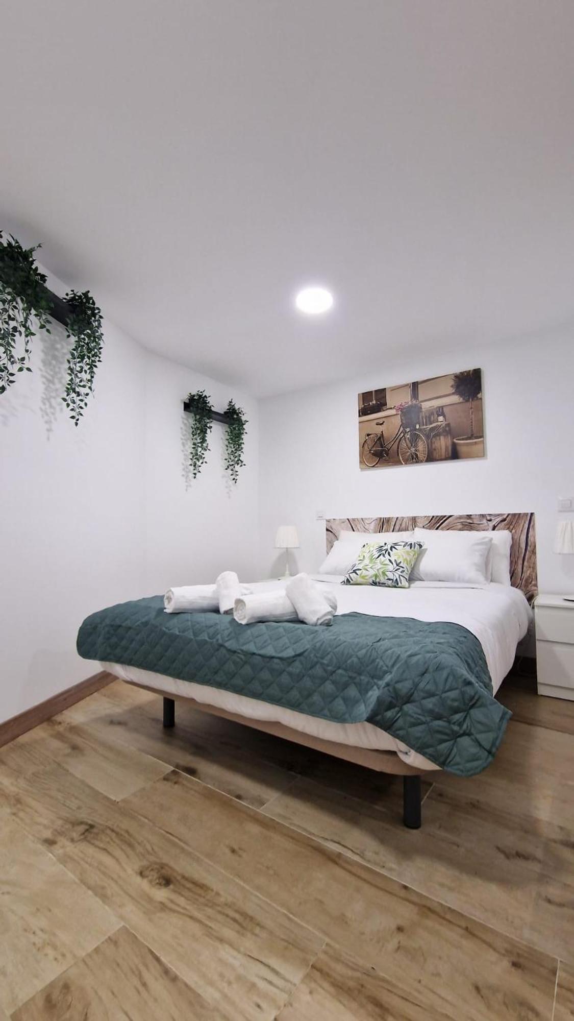 Almendrales Apartment มาดริด ภายนอก รูปภาพ